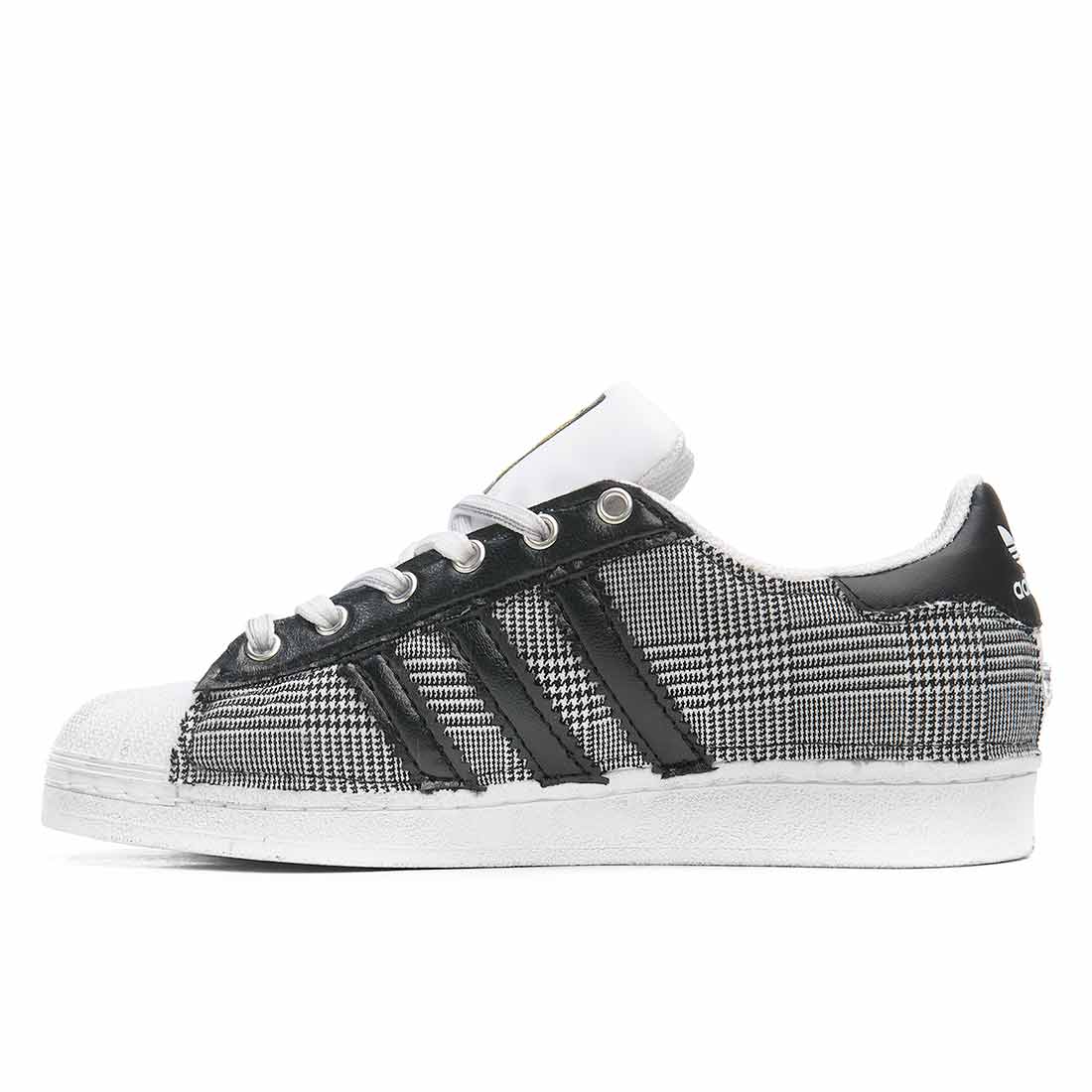 scarpe adidas personalizzate con pelle nera e tartan girgio
