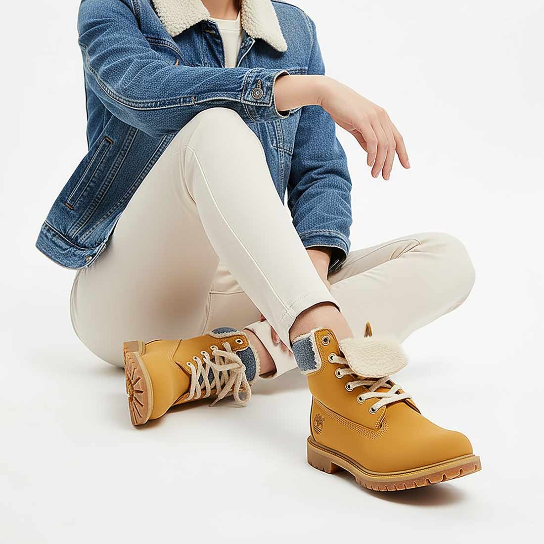 timberland boots in jeans con pelo bianco
