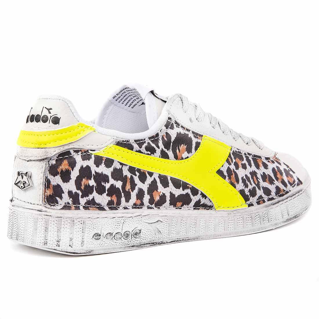 Snakers Diadora Game low leopardate maculate giallo fluo fluorescente animalier