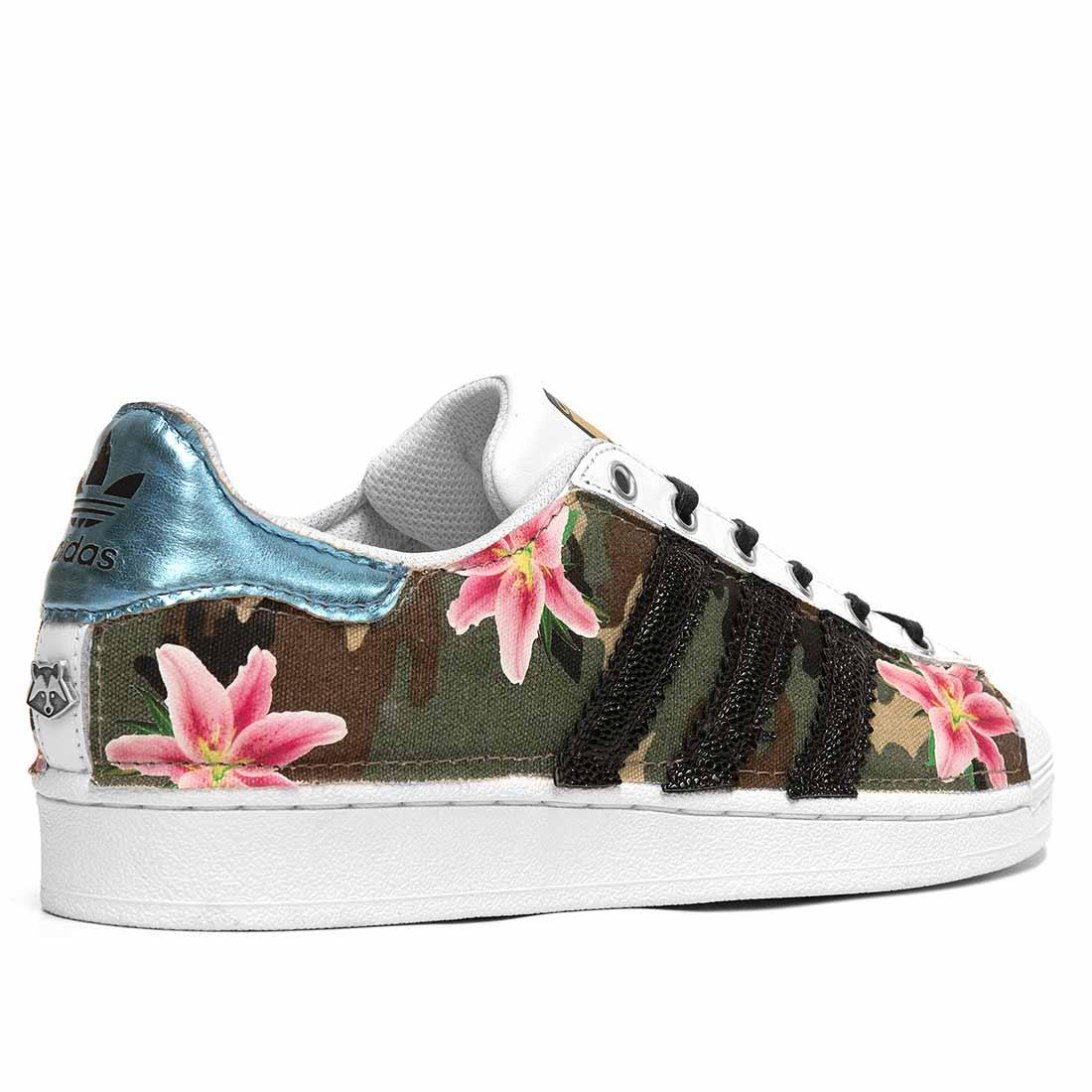 adidas superstar personalizzate con camo e fiorellini