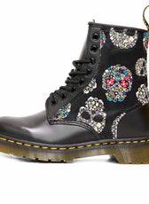 anfibi dottor martens con teschi colorati