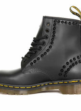 anfibi con borchie a punta