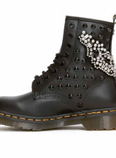 dottor martens con gioielli e borchie nere lucide e strass