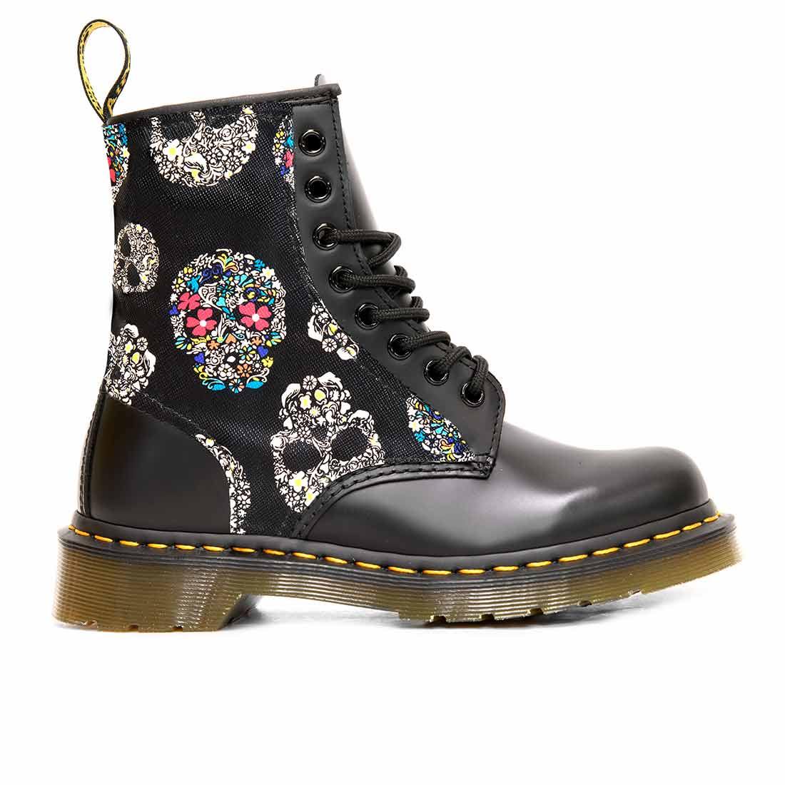 Personalizzazione Dr Martens 1460 con Teschi Messicani