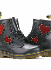 dr martens con 8 buchi cuoeri e borchie
