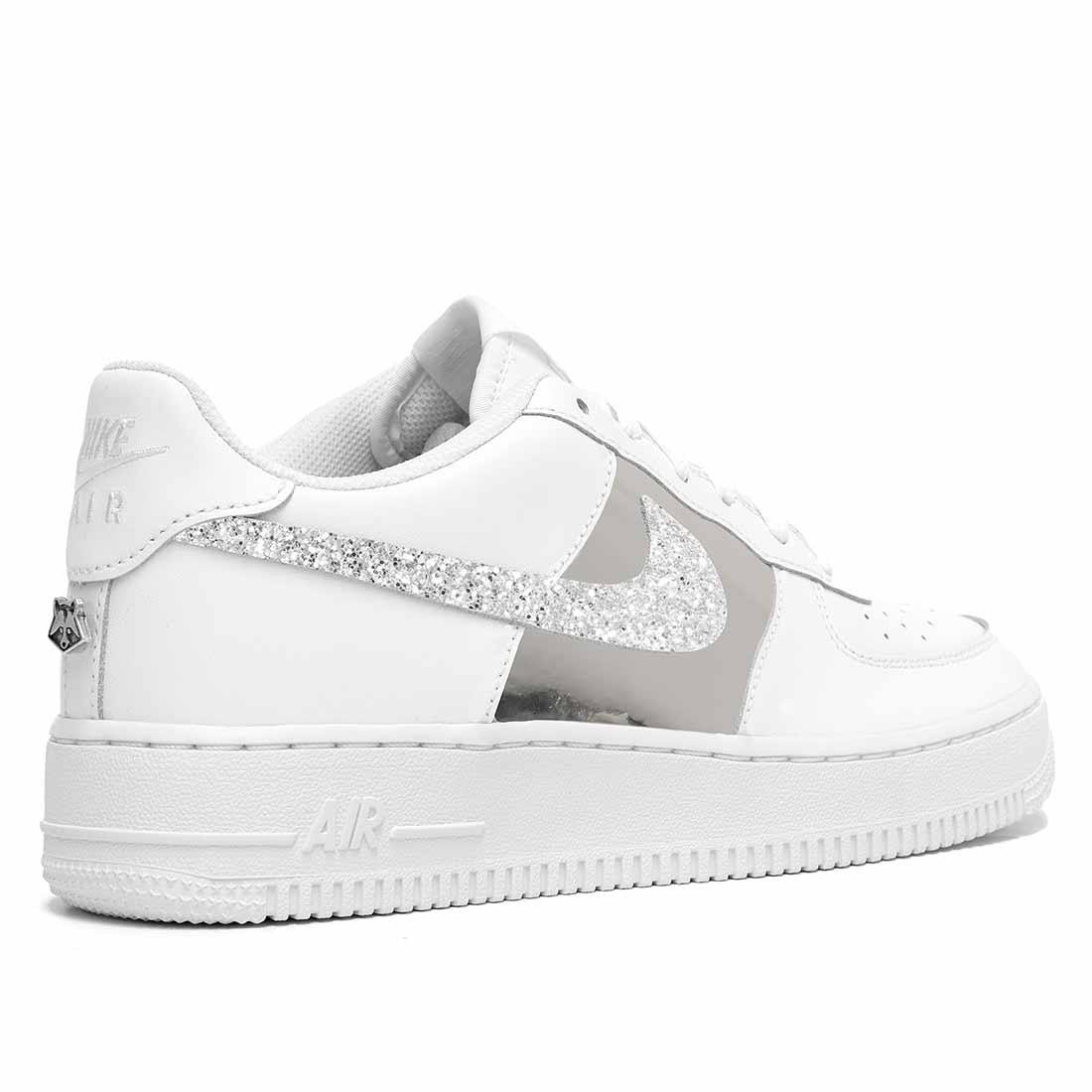 Nike bianche baffo argento Clearance