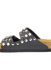 sandali con borchie di colore nero