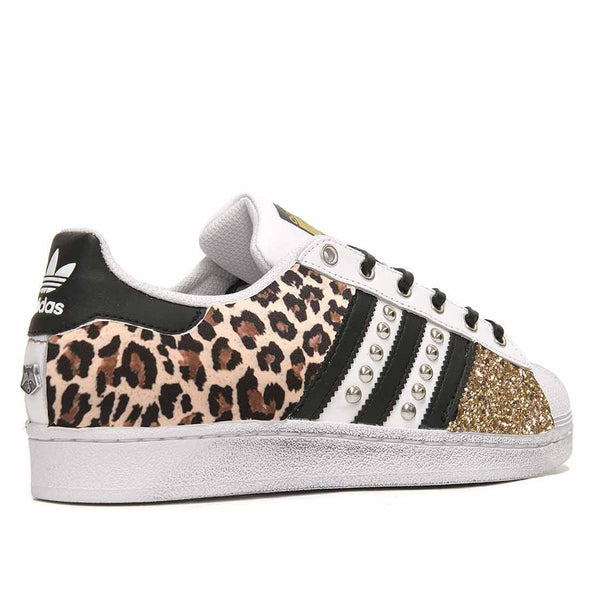 scarpe adidas leopardate con glitter oro e borchiate