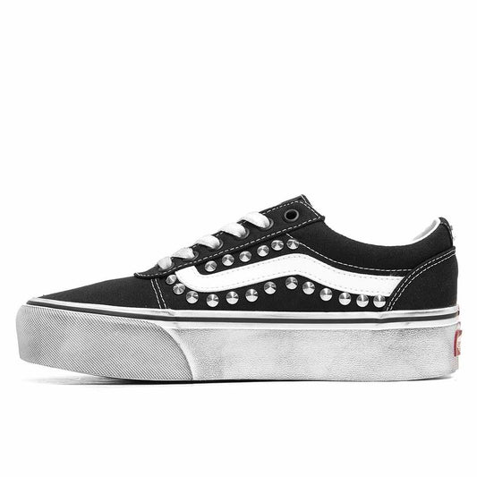 vans basse nere borchiate con suola platform